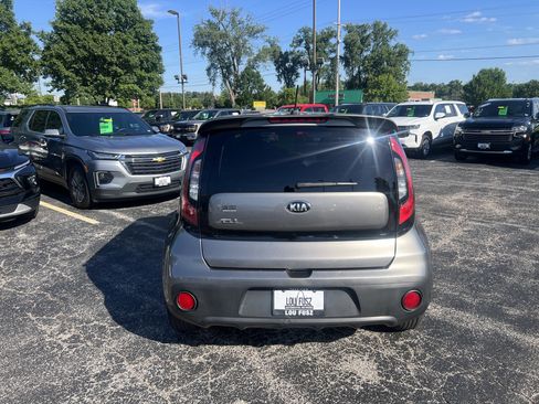 Used 2017 Kia Soul FWD image 6