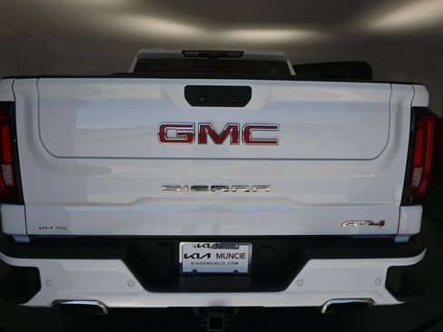 Used 2021 GMC Sierra 1500 AT4 w/ AT4 Premium Package AWD/4WD image 9