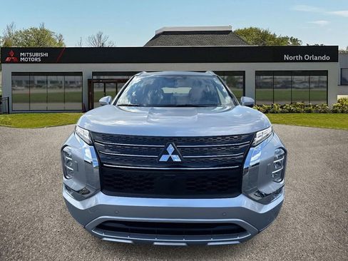 Used 2025 Mitsubishi Outlander SEL image 8