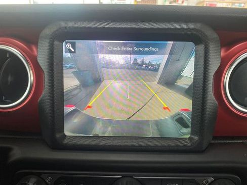 Used 2022 Jeep Gladiator Rubicon w/ LED Lighting Group image 30