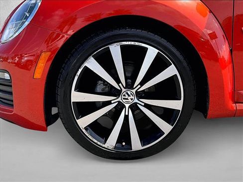 Used 2018 Volkswagen Beetle 2.0T S w/ Style & Comfort Package For S FWD image 10