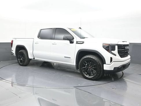Used 2024 GMC Sierra 1500 Elevation w/ X31 Off-Road Package AWD/4WD image 18