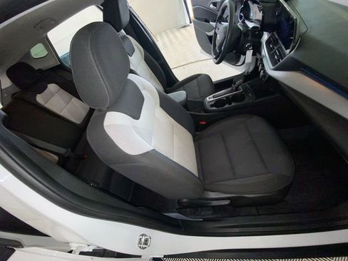 Used 2024 Chevrolet Trax LS w/ LS Convenience Package FWD image 15