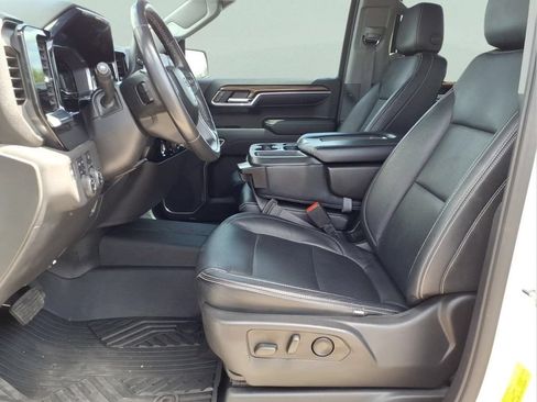 Used 2022 Chevrolet Silverado 1500 LT Trail Boss AWD/4WD image 11
