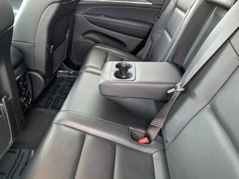 Used 2021 Jeep Grand Cherokee Limited image 21