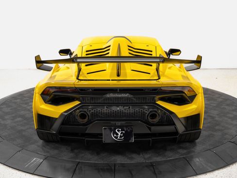 Used 2022 Lamborghini Huracan STO RWD image 8