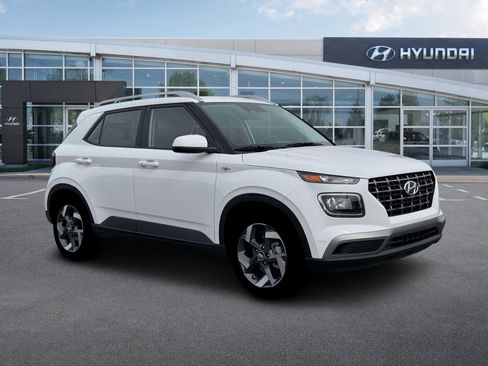 New 2026 Hyundai Venue SEL FWD image 10