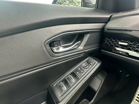 Used 2023 Honda Accord Sport image 12