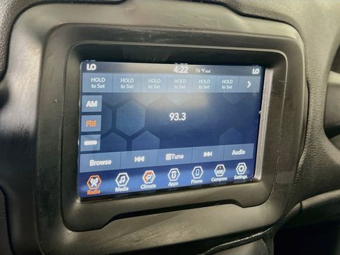 Used 2021 Jeep Renegade Latitude AWD/4WD image 14