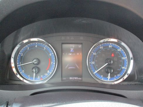 Used 2019 Toyota Corolla SE FWD image 14