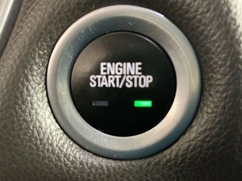 Used 2019 Chevrolet Traverse LT AWD/4WD image 29