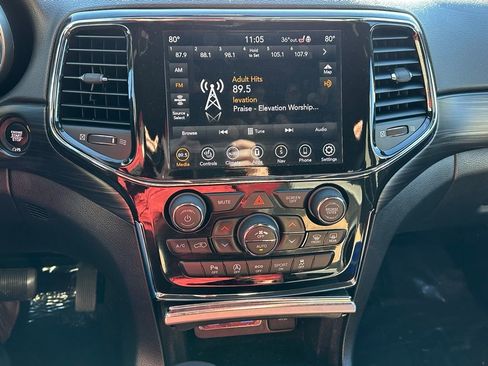 Used 2022 Jeep Grand Cherokee Laredo X image 29