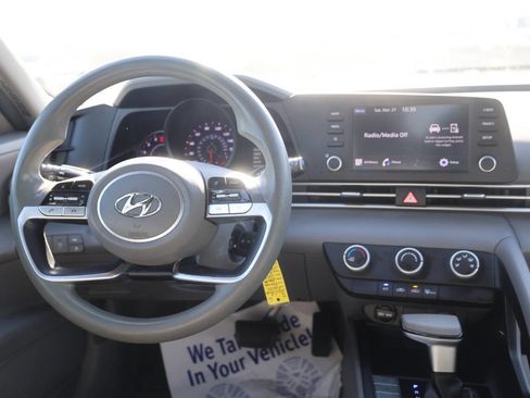 Used 2023 Hyundai Elantra SE FWD image 23