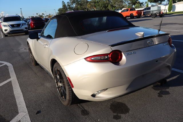 Used 2023 MAZDA MX-5 Miata Club RWD image 3