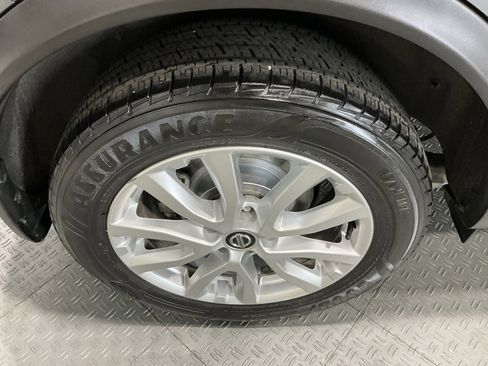 Used 2021 Nissan Rogue Sport S image 29