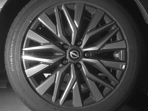 Used 2025 Nissan Altima 2.5 SV FWD image 15