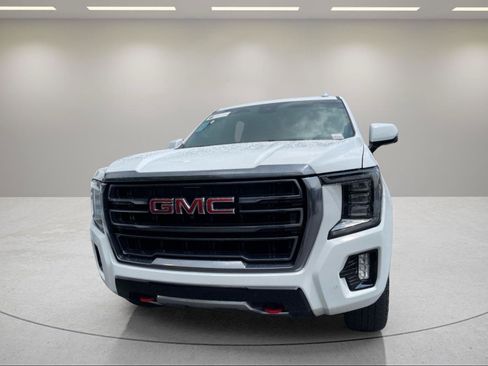 Used 2024 GMC Yukon AT4 w/ Technology Package AWD/4WD image 17