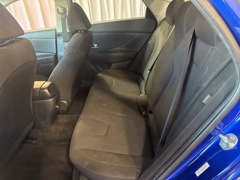 Used 2025 Hyundai Elantra SE image 15