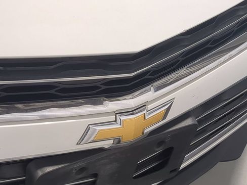 Used 2017 Chevrolet Malibu LT w/ Leather Package FWD image 15