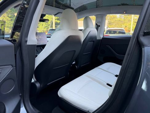 Used 2023 Tesla Model Y Long Range AWD/4WD image 30