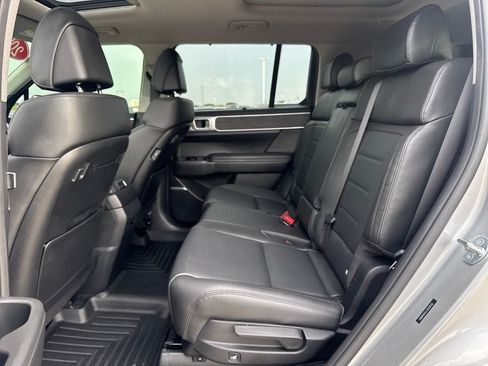 Used 2025 Hyundai Santa Fe Limited AWD/4WD image 19