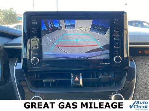 Used 2021 Toyota Corolla LE image 29