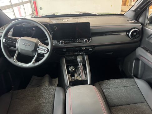 Used 2024 Chevrolet Colorado Z71 w/ Z71 Convenience Package 2 image 11