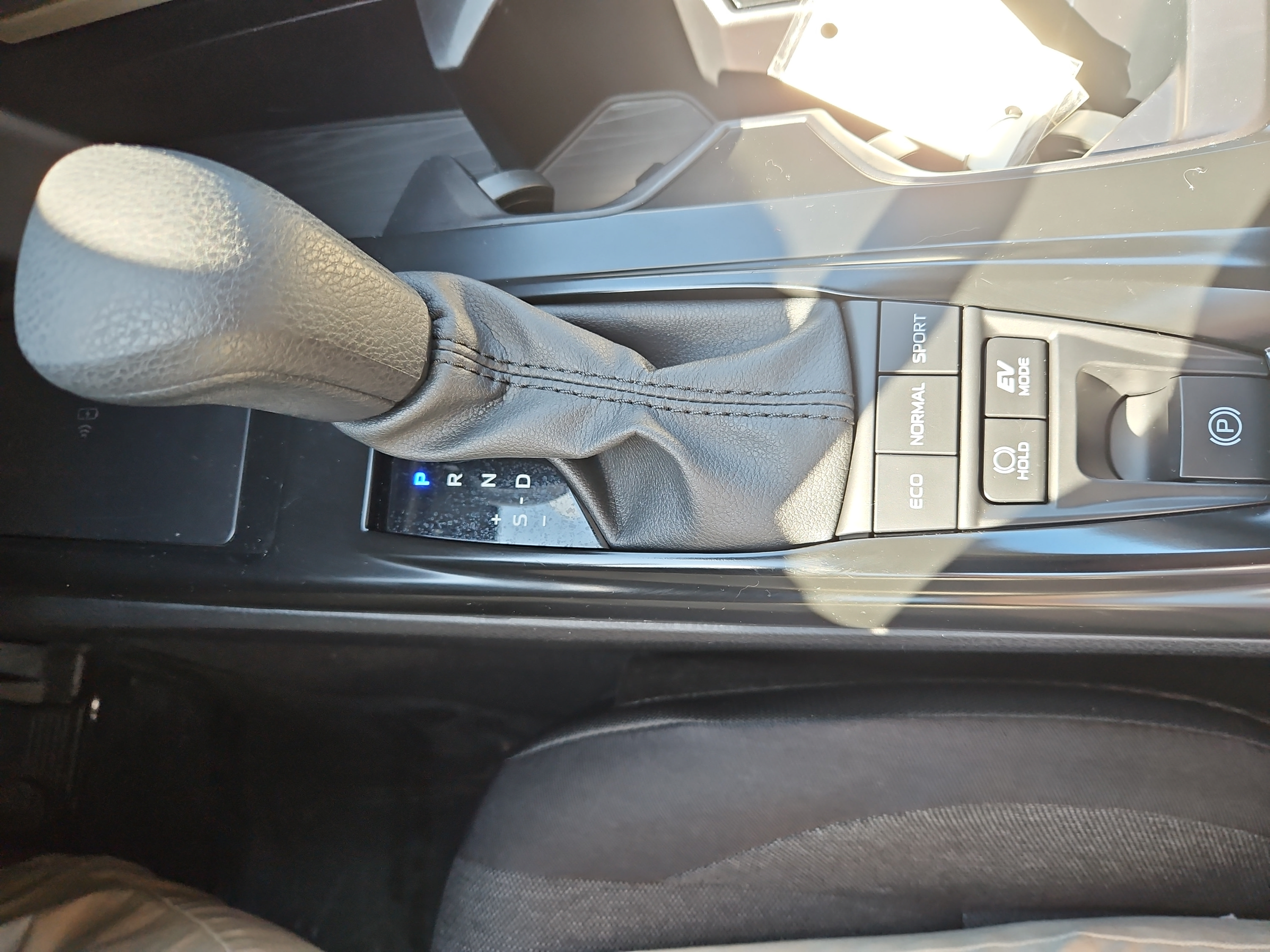 Used 2025 Toyota Camry LE FWD image 18