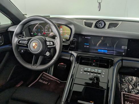 New 2026 Porsche Panamera 4 image 21