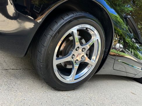 Used 2004 Chevrolet Corvette Convertible w/ Preferred Equipment Group image 28