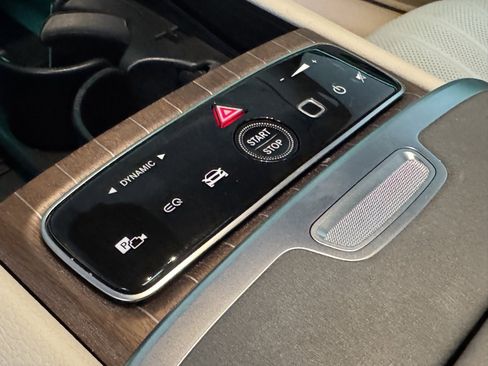 Used 2023 Mercedes-Benz EQS 580 4MATIC Sedan image 33