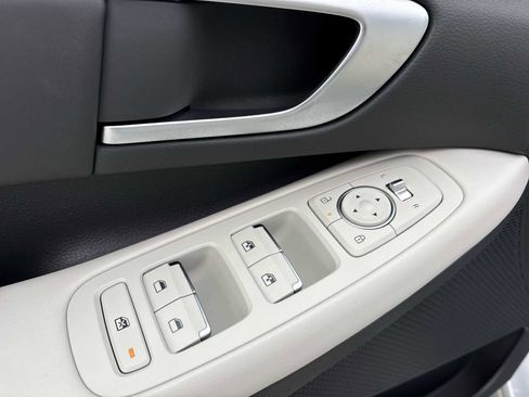 Used 2025 Hyundai Sonata SEL FWD image 22