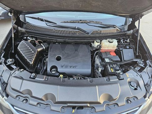 Used 2018 Chevrolet Traverse LT image 20