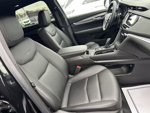 Certified 2024 Cadillac XT5 Luxury w/ LPO, Floor Liner Package image 13