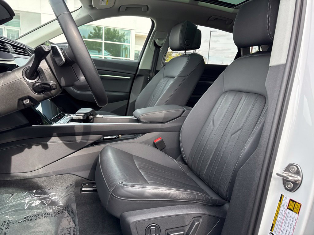 Used 2024 Audi Q8 e-tron Premium Plus w/ Premium Plus Package AWD/4WD image 9