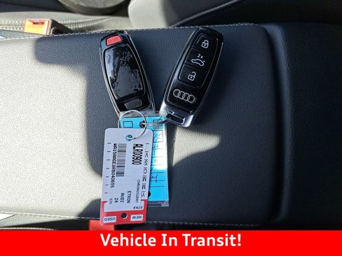 Used 2024 Audi Q8 e-tron Premium Plus w/ Premium Plus Package image 10