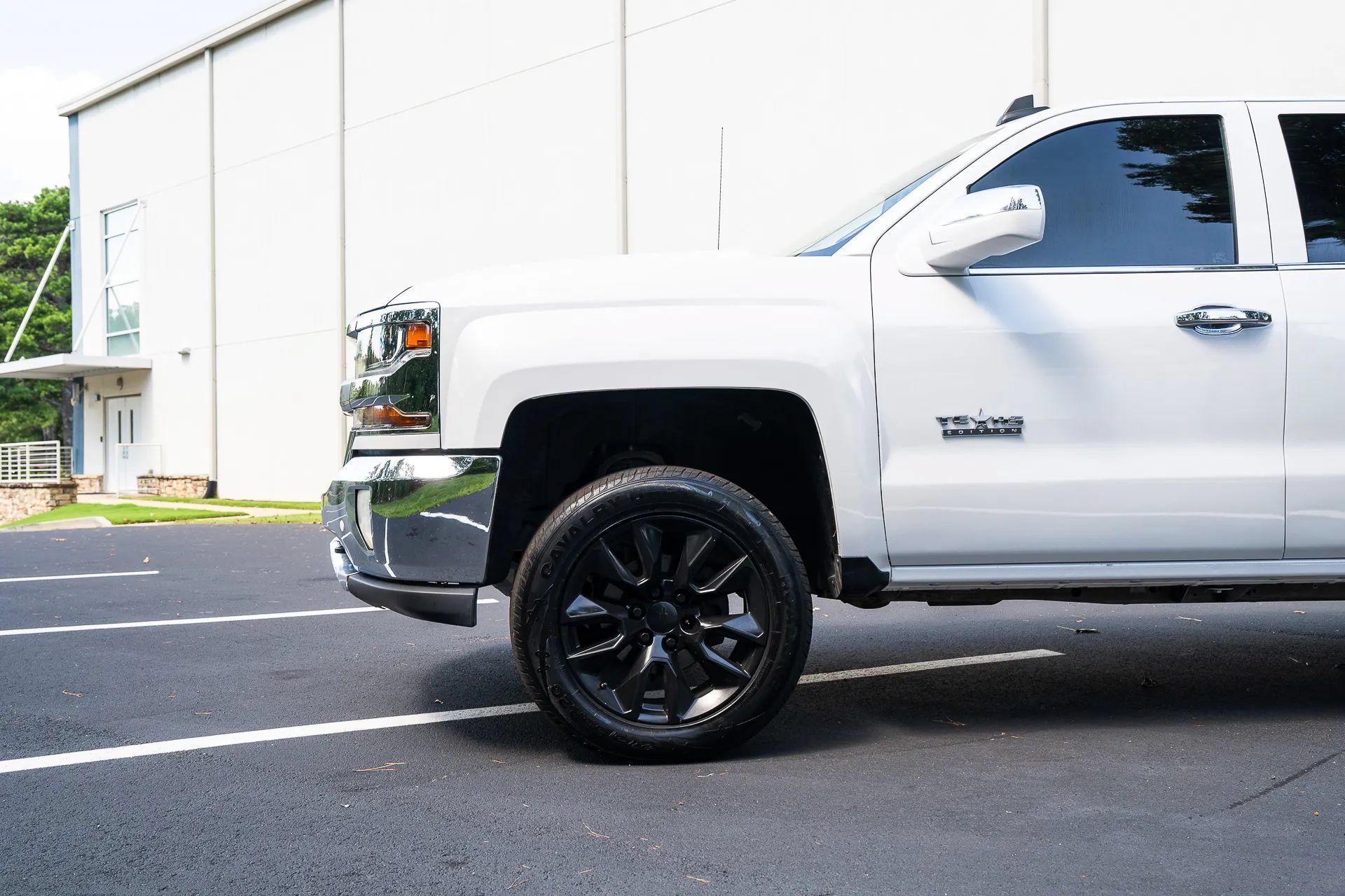 Used 2018 Chevrolet Silverado 1500 LT w/ All Star Edition RWD image 3