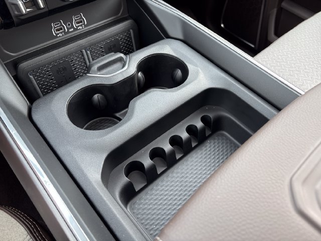 New 2027 RAM 2500 Laramie AWD/4WD image 22