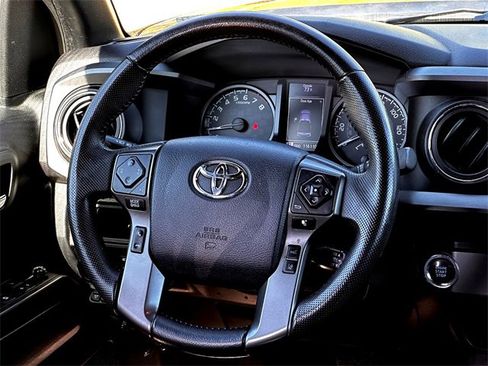 Used 2019 Toyota Tacoma TRD Sport image 26