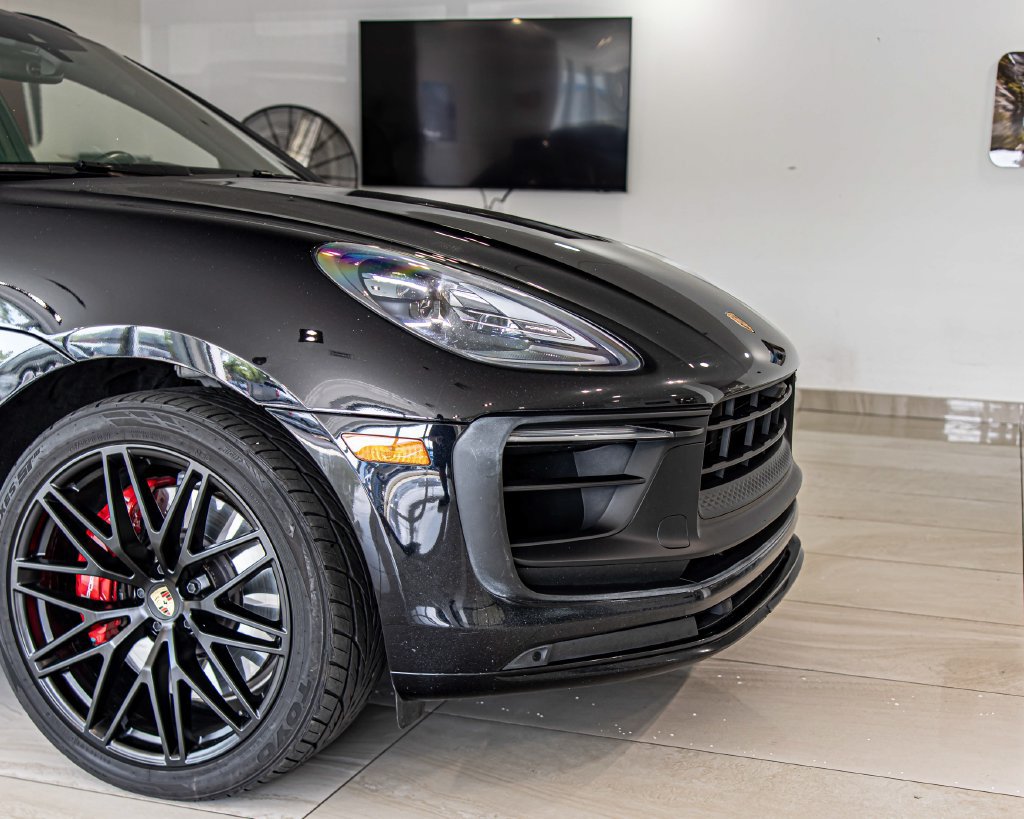 Used 2023 Porsche Macan GTS w/ Sport Chrono Package AWD/4WD image 3