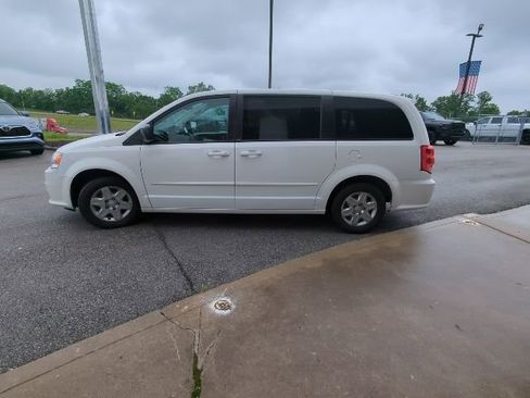 Used 2013 Dodge Grand Caravan SE FWD image 23