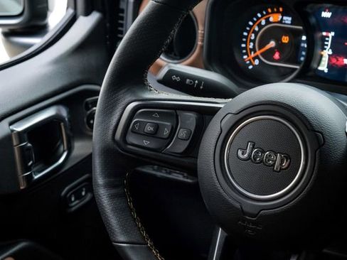 Used 2025 Jeep Wrangler Unlimited Rubicon w/ Technology Group image 68