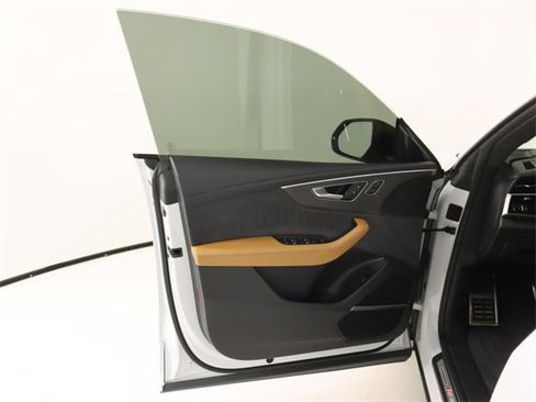 Used 2025 Audi RS Q8 performance image 10