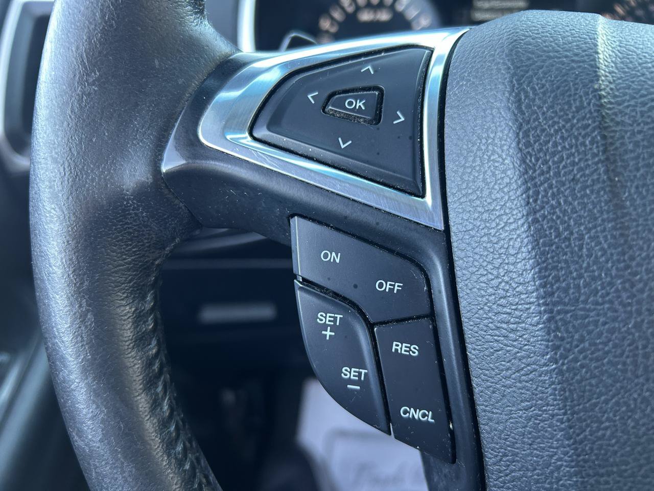 Used 2015 Ford Edge SEL FWD image 18
