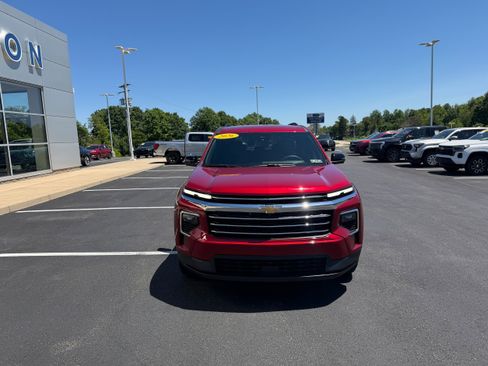 Used 2026 Chevrolet Traverse LT w/ Driver Confidence Package AWD/4WD image 3