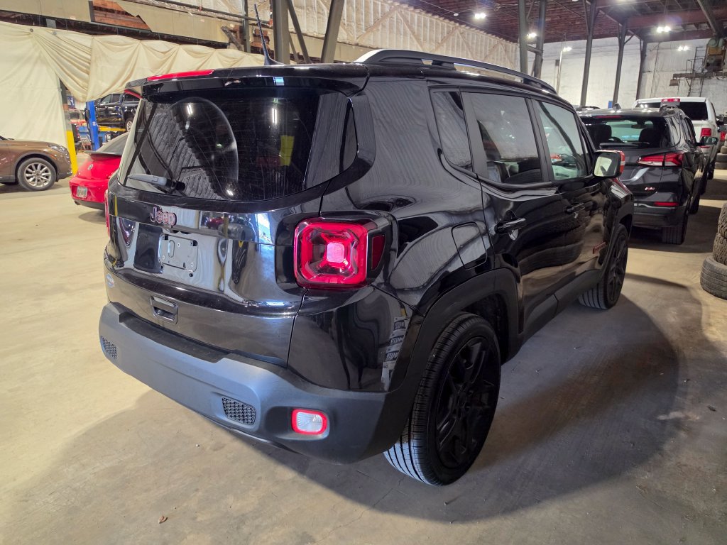 Used 2020 Jeep Renegade Latitude FWD image 2