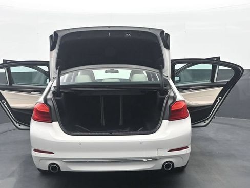 Used 2019 BMW 530i w/ Premium Package RWD image 39