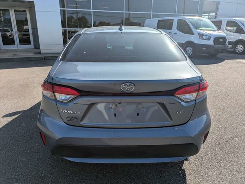 Used 2022 Toyota Corolla LE FWD image 5