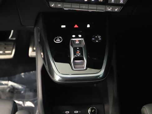 Certified 2024 Audi Q4 e-tron Premium Plus w/ Premium Plus AWD/4WD image 21