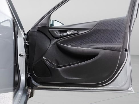 Used 2025 Chevrolet Malibu LT image 36